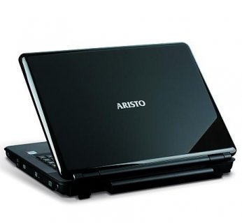 Opływowy kształt komputera oraz obudowa pokryta błyszczącym lakierem mają nadawać temu modelowi luksusowy charakter