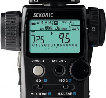 Sekonic L-758DR DigitalMaster to jeden z najnowocześniejszych światłomierzy dostępnych obecnie na rynku, przeznaczony do współpracy z aparatami cyfrowymi.