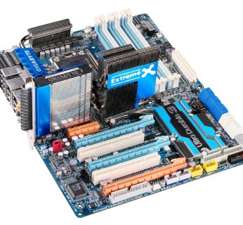 Gigabyte GA-EX58-Extreme. To obecnie najlepsza płyta główna z gniazdem LGA1366.