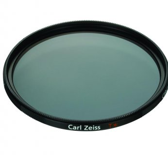 Filtr polaryzacyjny znacznie poprawia jakość zdjęć, zwłaszcza ich kolorystykę. Może być także wykorzystywany przy likwidacji odblasków z szyby lub powierzchni wody. Jest niezastąpiony, gdyż żaden program graficzny nie potrafi naprawdę dobrze naśladować efektów jego zastosowania.