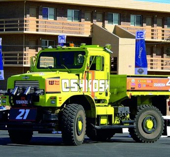 Ciężarówka TerraMax była najcięższym uczestnikiem wyścigu i została ręcznie zatrzymana na chwilę przed zderzeniem.