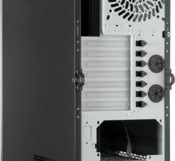 Obudowa pomieści aż 17 napędów optycznych, magnetycznych lub paneli sterujących