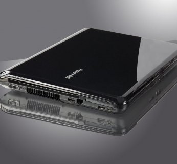 EasyNote ML61 i EasyNote SL81 charakteryzują się niewielką grubością i prostymi liniami obudowy