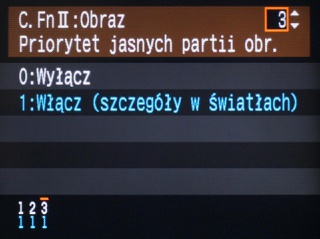 Wiele lustrzanek cyfrowych (tu Canon EOS 40D) oferuje opcję »Priorytet jasnych partii obrazu«. Gdy ją włączymy, światłomierz działa tak, by chronić przed prześwietleniem najjaśniejsze partie obrazu.