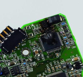 4. Uszkodzone obwody drukowane mogą zostać zastąpione, a zwęglone chipy zauważysz nawet bez lupy.