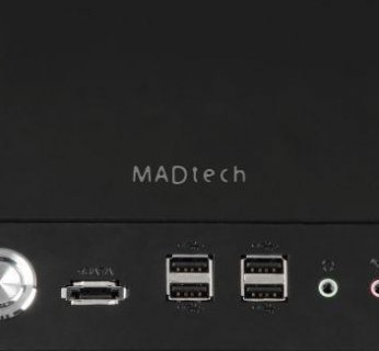 Obudowa pomieści aż 17 napędów optycznych, magnetycznych lub paneli sterujących