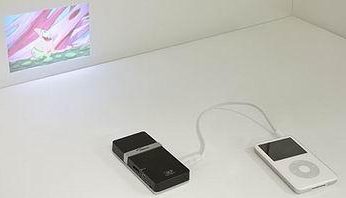 Dzięki miniaturowym rozmiarom i niewielkiej wadze, Optoma Pico zmieści się w każdej kieszeni