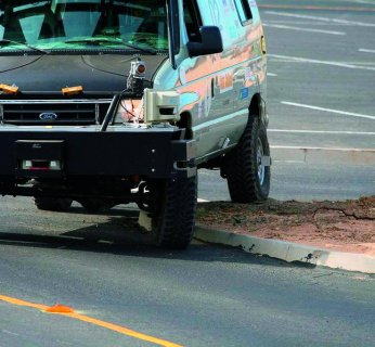 DARPA Challenge 2007 - Spośród jedenastu finalistów konkursu Urban Challenge sześciu pojazdom udało się dojechać do linii mety, choć popełniały błędy.