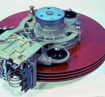 8-calowy dysk IBM Winchester