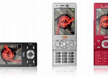 Telefon dostępny będzie w trzech kolorach - czarnym, srebrnym oraz czerwonym