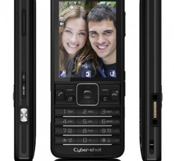 Model C901 dostępny będzie w trzech kolorach - czarnym, srebrnym i brzoskwiniowym - na wiosnę 2009 roku