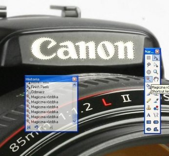 Narzędzie dostępne w Paint.NET pozwala bez problemów precyzyjnie zaznaczyć cały napis w ciągu kilku sekund.