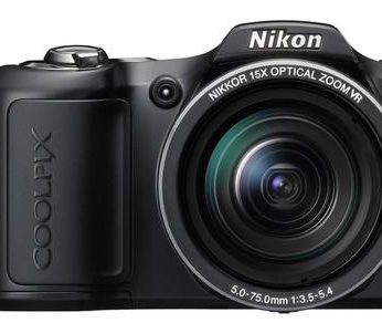 Model CoolPix L100 zasilany jest przez dwie baterie AA