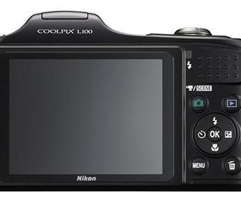 Model CoolPix L100 zasilany jest przez dwie baterie AA