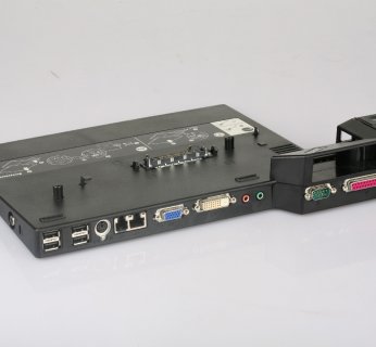 Niektóre notebooki, choć kompatybilne ze stacją dedykowaną, nie potrafią wykorzystać jej złącza DVI.