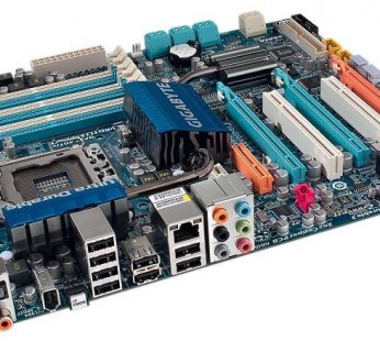 Gigabyte GA-EX58-UD4P to jedna z najtańszych płyt w zestawieniu. Ma najlepszy stosunek możliwości do ceny.