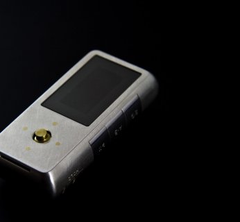 A10 Jantar to niezwykłe połączenie biżuterii i elektroniki użytkowej, jakiego do tej pory w Polsce nie było