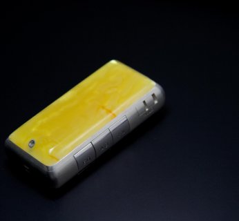 A10 Jantar to niezwykłe połączenie biżuterii i elektroniki użytkowej, jakiego do tej pory w Polsce nie było