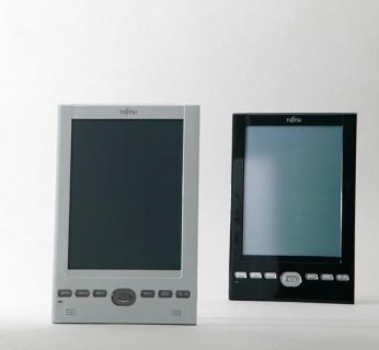 Fujitsu FLEPia waży 385 gramów i mierzy zaledwie 12,5 milimetra grubości