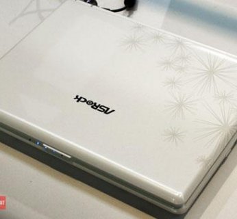 Model G12 waży niespełna 1,7 kilograma