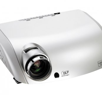 Urządzenie potrafi wyświetlić obraz o przekątnej 197 cali (5 metrów)