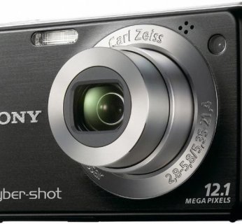 W aparat wbudowano funkcje do retuszu zdjęć - kadrowanie, korygowanie czerwonych oczu czy filtry artystyczne