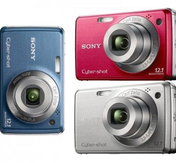 W aparat wbudowano funkcje do retuszu zdjęć - kadrowanie, korygowanie czerwonych oczu czy filtry artystyczne