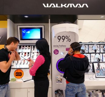 Przy aranżowaniu powierzchni Sony Style Warsaw wzorowano się na salonach Sony Style w Londynie, Paryżu, Berlinie i Barcelonie