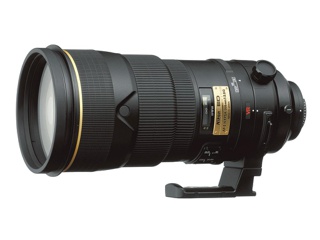 Obiektyw Nikkor 300mm z wbudowaną optyczną stabilizacją obrazu
