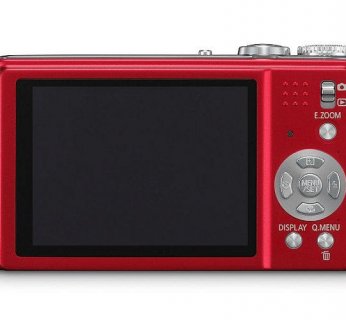 Aparat mierzy 98 x 63 x 23 milimetry, zaś waży 138 gramów