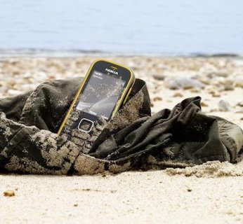 Nokia 3720 Classic mierzy 15,3 mm grubości, zaś waży 94 gramy