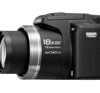 W odróżnieniu od poprzednika, Panasonic Lumix FZ35 dostępny będzie wyłącznie w kolorze czarnym