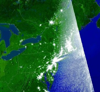 2003 - Na skutek przeciążenia sieci energetycznej 50 milionów gospodarstw domowych w USA i Kanadzie zostało bez prądu. Powód: zawiodła funkcja alarmu w programie do zarządzania energią.