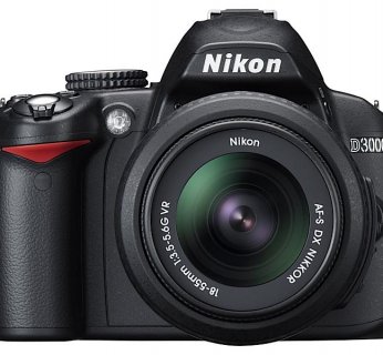 Lustrzanka jest na tyle mała, że bardzo wygodnie trzyma się ją w ręku