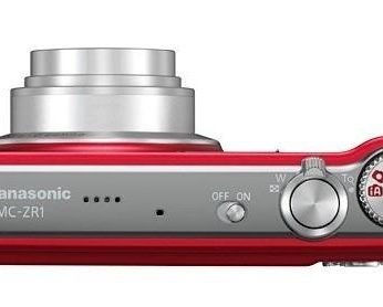 Aparat mierzy 98 x 63 x 23 milimetry, zaś waży 138 gramów