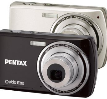 Aparat mierzy 101,5 x 59 x 25 mm, zaś waży 175 gramów (z bateriami i kartą pamięci)