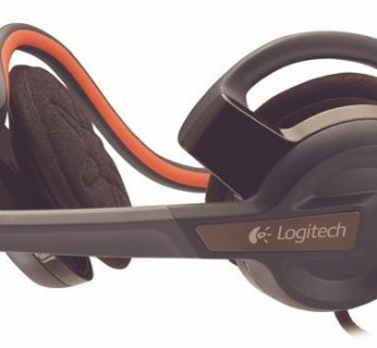 Umieszczone na kablu przyciski umożliwiają łatwą kontrolę natężenia dźwięku oraz natychmiastowe wyciszenie mikrofonu