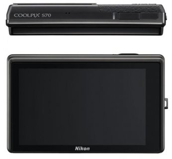 Aparat możne być ładowany za pośrednictwem komputera przy użyciu dostarczonego kabla USB