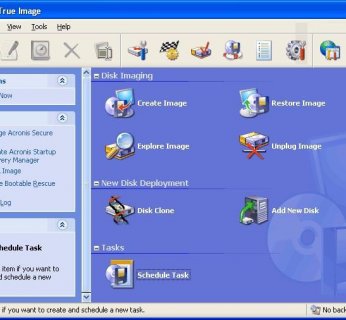 Acronis True Image prowadzi użytkownika za rękę przez ustawienia i oferuje rozbudowany terminarz.