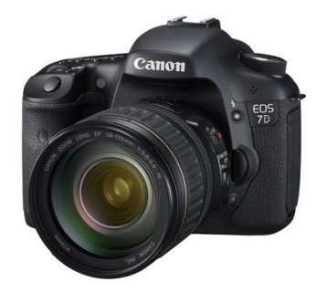 Korpus lustrzanki EOS 7D mierzy 148,2 x 110,7 x 73,5 mm, zaś waży około 820 gramów