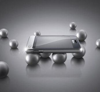 LG Pop mierzy 97,8 x 49,5 x 11,2 mm, zaś waży 87 gramów