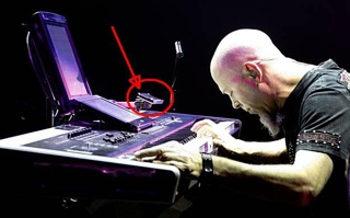 Jordan Rudess, jego iPhone i trochę elektroniki, na której się nie znam;-)