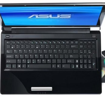 Notebooki objęte są 2-letnią gwarancją