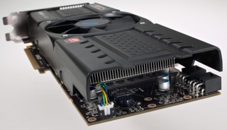 Sapphire Radeon HD 5870 Vapor-X 1024MB GDDR5. System chłodzenia widoczny od środka.