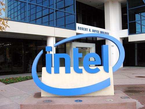 Intel ogłasza świetne wyniki finansowe. AMD traci (aktualizacja)