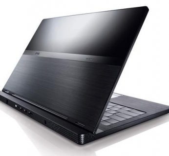 Adamo Desire mierzy ledwie 16 milimetrów grubości i waży nieco ponad 1,8 kilograma