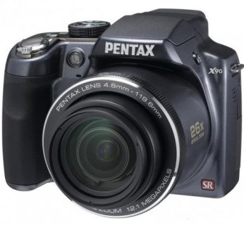 Aparat mierzy 110,5 x 84 x 110 mm, zaś waży 428 gramów (z akumulatorem)