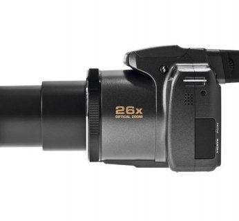 Aparat mierzy 110,5 x 84 x 110 mm, zaś waży 428 gramów (z akumulatorem)