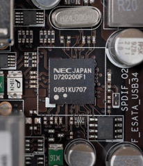 Szkoda że wraz z natywnym kontrolerem SATA III (6 Gb/s), AMD nie wprowadziło do nowych chipsetów kontrolera szybszego USB w wersji 3.0. Producenci płyt nadrabiają to stosując dodatkowy kontroler firmy NEC, który pozwala obsłużyć dwa złącza nowego typu. 