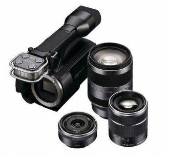 Kamera waży 1,3 kilograma (z obiektywem i akumulatorem), zaś mierzy 29,4 x 132 x 97 mm